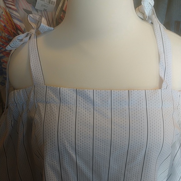 Cold Shoulder top - Picture 5 of 5